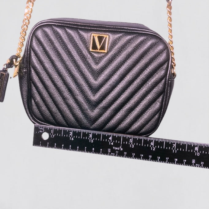 Victorias Secret Black Quilted Crossbody Bag Zip Closure Gold Chain Logo