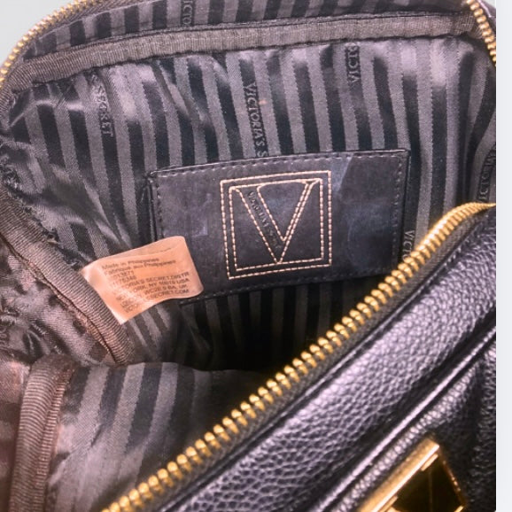 Victorias Secret Black Quilted Crossbody Bag Zip Closure Gold Chain Logo