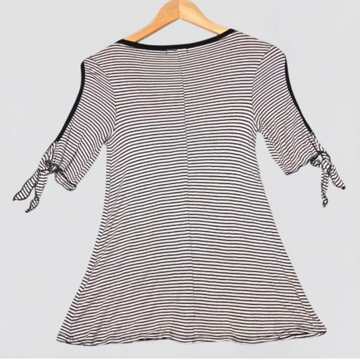 Maurices Woman Stripe Cold Shoulder Scoop Neck Medium